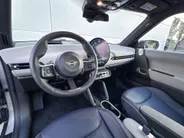 MINI Cooper 3-deurs Electric Cooper E Favoured L 40.7 kWh