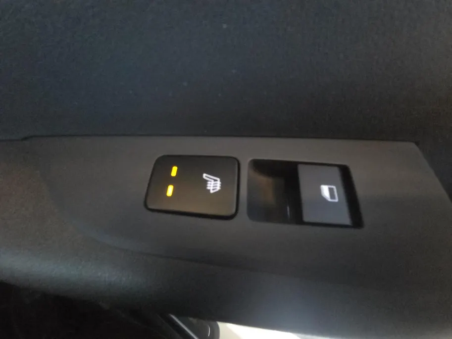 Kia Niro EV ExecutiveLine 64.8 kWh Accu 100% | Meest luxe uitvoering | Schuif/kantel dak | Dodehoek Detectie | Cruise Control Adaptief |  Head up Display | Stoelverwarming en Ventilatie | Harmen / Kardon | camera | Carplay & Android | Fabrieksgarantie t/m 19-06-2031