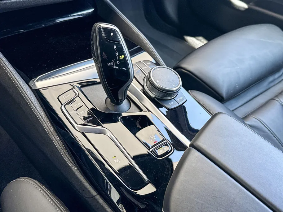 BMW 5 Serie Touring 540i xDrive High Executive