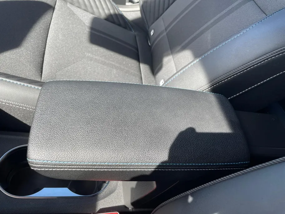 Renault Captur 1.6 E-Tech Hybrid Esprit Alpine *Automaat*Navi+Camera*Climate Control*Parkeersensoren*LM.Velgen*Zeer nette auto!