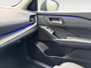 Nissan QASHQAI 1.3 MHEV Xtronic N-Connecta Apple Carplay/Android Auto , airco (automatisch) , cruise control adaptief met Stop&Go en stuurhulp , elektrisch bedienbare achterklep met sensorsturing , navigatiesysteem , panoramadak , voorstoelen verwarmd en stuur , rondomz