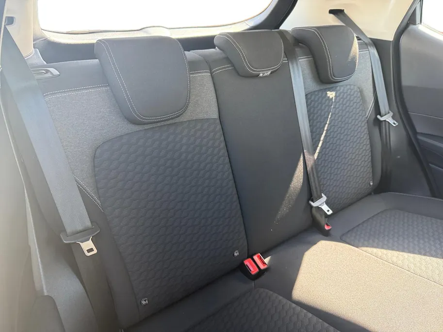 Ford Fiesta 1.0 EcoBoost Hybrid Titanium | Winter Pakket | Apple Carplay & Android Auto | Parkeersensoren achter | Climate Control |