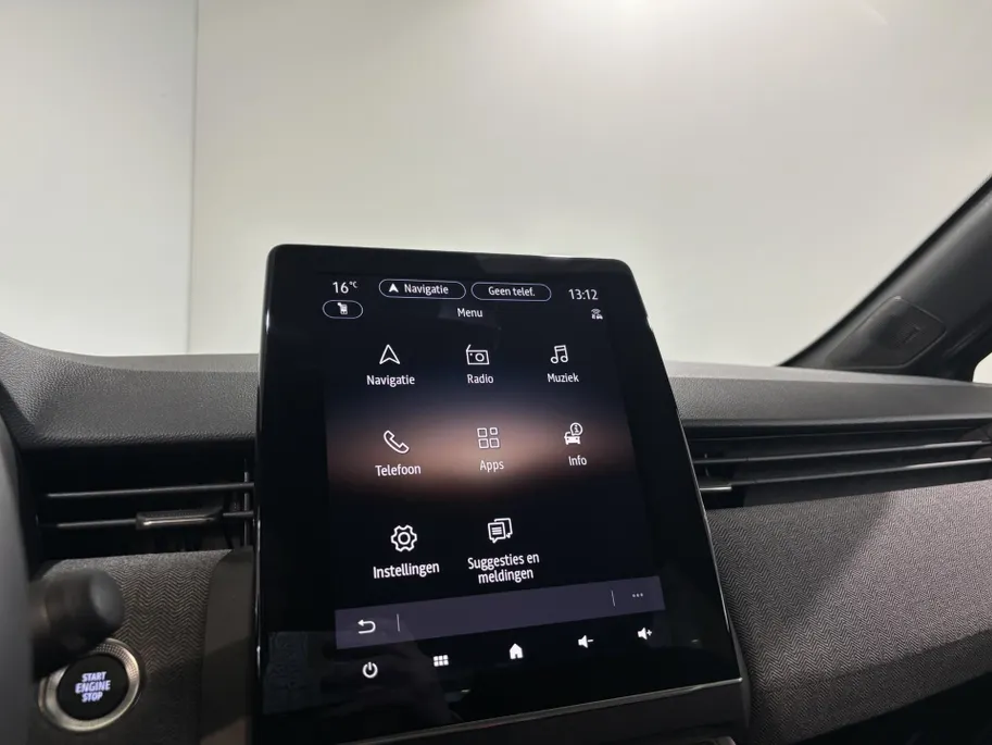 Renault Clio 90PK TCe GPF Techno | 9,3' Navi | Climate Control | Apple CarPlay/Android Auto | Camera | Cruise Control | Parkeersensoren | Full LED | Lichtmetalen Velgen | Digital Cockpit | Licht & Regen Sensor |