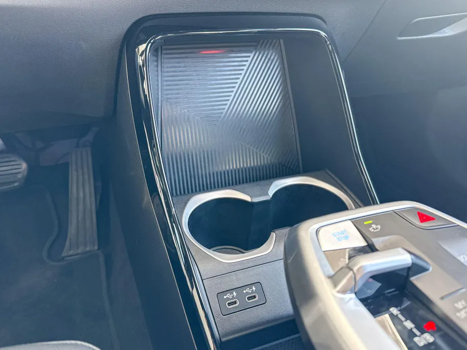 BMW iX1 xDrive30 Launch Edition 67 kWh