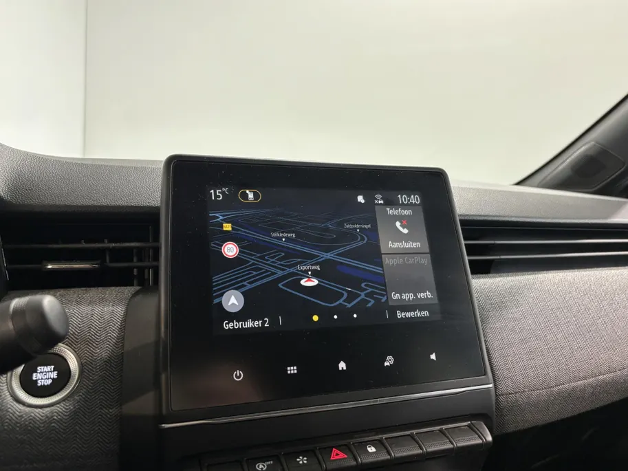Renault Clio 90PK TCe GPF Techno | Navi | Camera | Parkeersensoren | Digital Cockpit | Apple CarPlay/Android Auto | Armsteun | Licht & Regen Sensor | Climate Control |