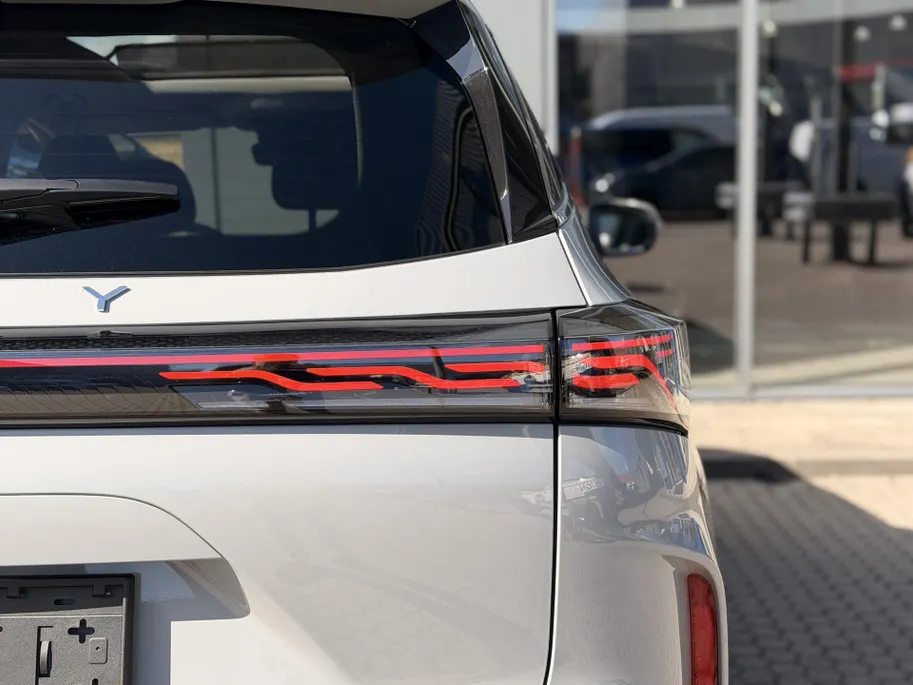 Chery Tiggo 7 Unique PHEV DRIVING ASSISTANCE I PANORAMADAK I STOELVERW / VENTILATIE I APPLE CARPLAY / ANDROID AUTO I
