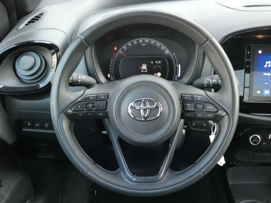 Toyota Aygo X 1.0 VVT-i MT 72pk Envy lCarplay lCruise lClima
