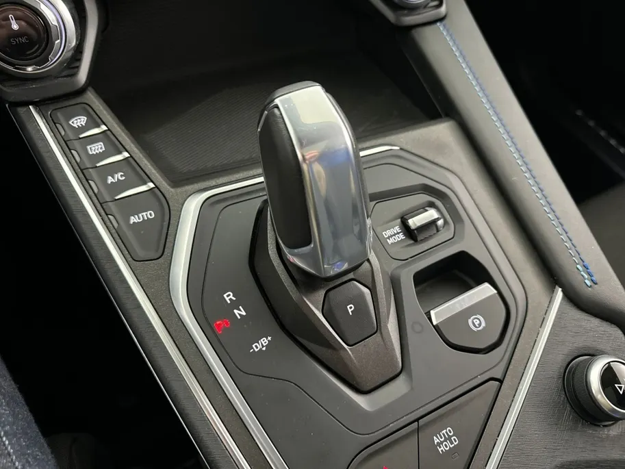 Lynk & Co 01 1.5 PHEV | 262 PK | Panoramadak | Navigatie
