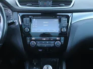 Nissan QASHQAI 1.2 Tekna | Trekhaak | 360 Camera | Pano dak | Stoel-/voorruitverwarming | Dodehoek detectie | Elek. stoelverstelling | Clima | 19' LM | 1e eigenaar |