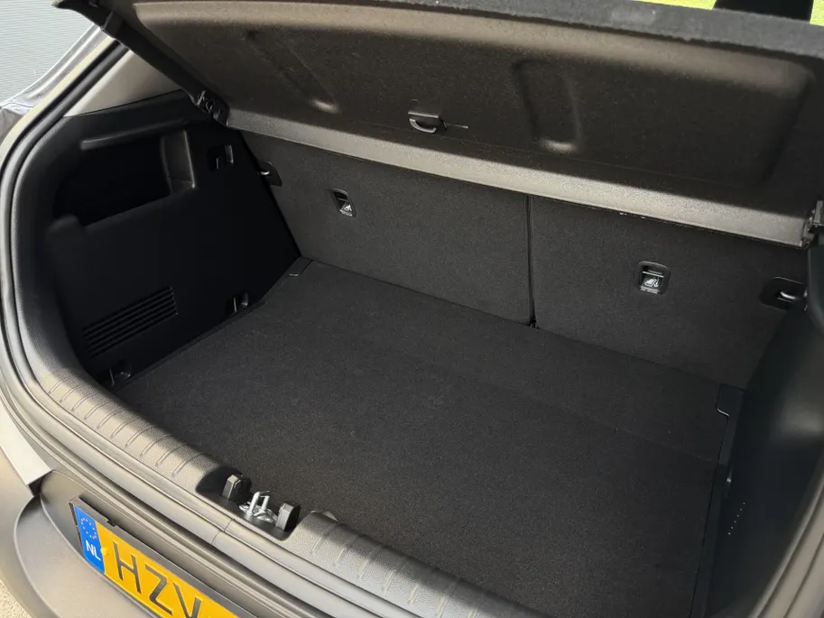 Kia Stonic 1.0 T-GDi MHEV DynamicPlusLine | Apple Carplay / Android Auto | Navigatiesysteem | Stoel + Stuurverwarming | Licht + Regensensor | Parkeersensoren + Camera Achter | Cruise Control | 16' Lichtmetalen Velgen