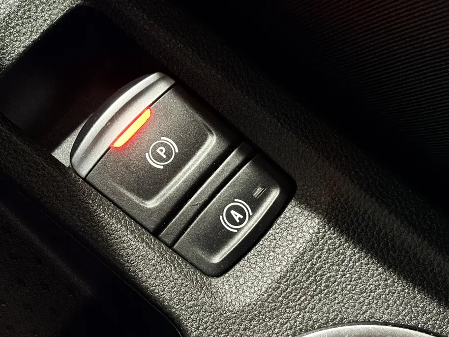 Renault Captur 145PK E-Tech Full Hybrid Esprit Alpine Automaat | Google Built-in | Climate Control | Stuurwielverwarming | Adaptive Cruise Control | Apple CarPlay/Android Auto | Lichtmetalen Velgen | Camera | Parkeersensoren |