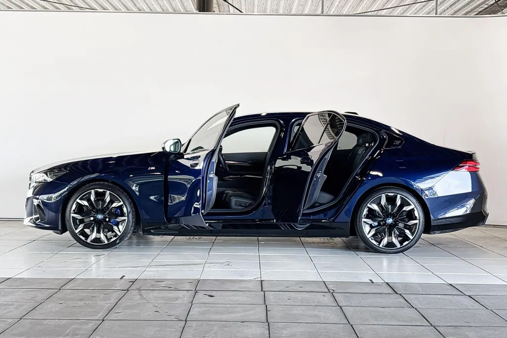 BMW i5 Sedan eDrive40 M Sport Edition