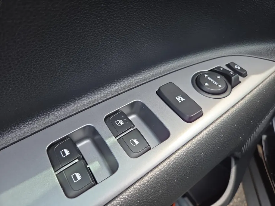 Kia Stonic 1.0 T-GDi MHEV GT-PlusLine Meest luxe uitvoering | 1e Eigenaar | Panorama dak | Dealer onderhouden | Cruise Control Adaptief | Carplay | Metallic lak | Fabrieksgarantie t/m 10-5-2030 + 3x 1 jaar* | NAP