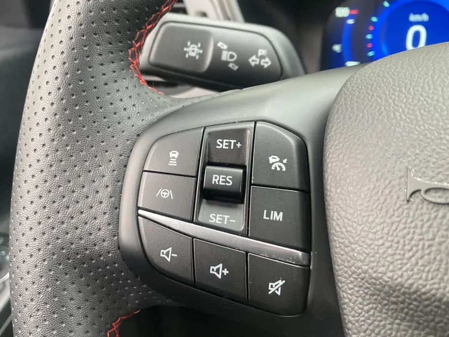 Ford Kuga 2.5 PHEV ST-Line X 225 pk Navigatie - Voorruitverwarming - Stoelverwarming - Bliss - Elektrische achterklep