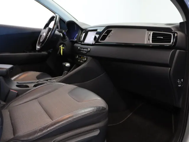 Kia Niro 1.6 GDi Hybrid First Edition