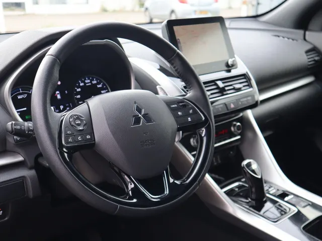 Mitsubishi Eclipse Cross 2.4 PHEV Executive | Trekhaak | Adaptive Cruise | 360 camera