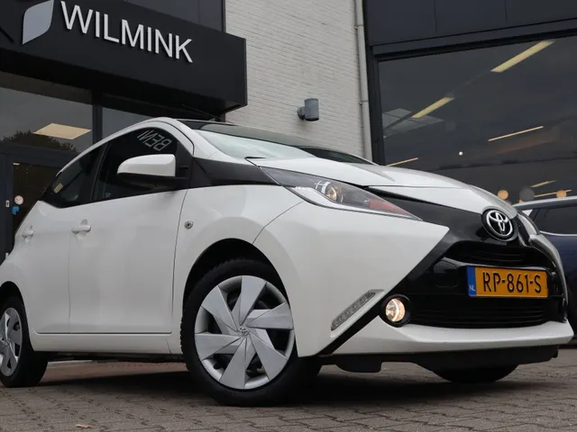Toyota Aygo 1.0 VVT-i x-play Carplay | Camera