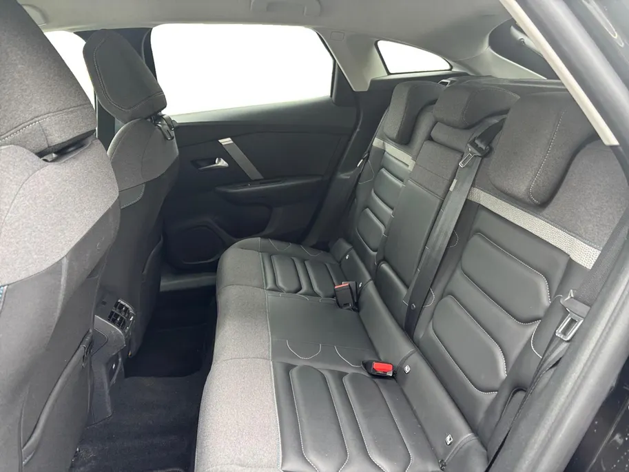 Citroën C4 1.2 Puretech Shine AUTOMAAT NAVI AIRCO CAMERA PARKEERSENSOREN CRUISE CONTROLE APPLE CARPLAY ANDROID AUTO HOGE INSTAP ZEER MOOIE AUTO