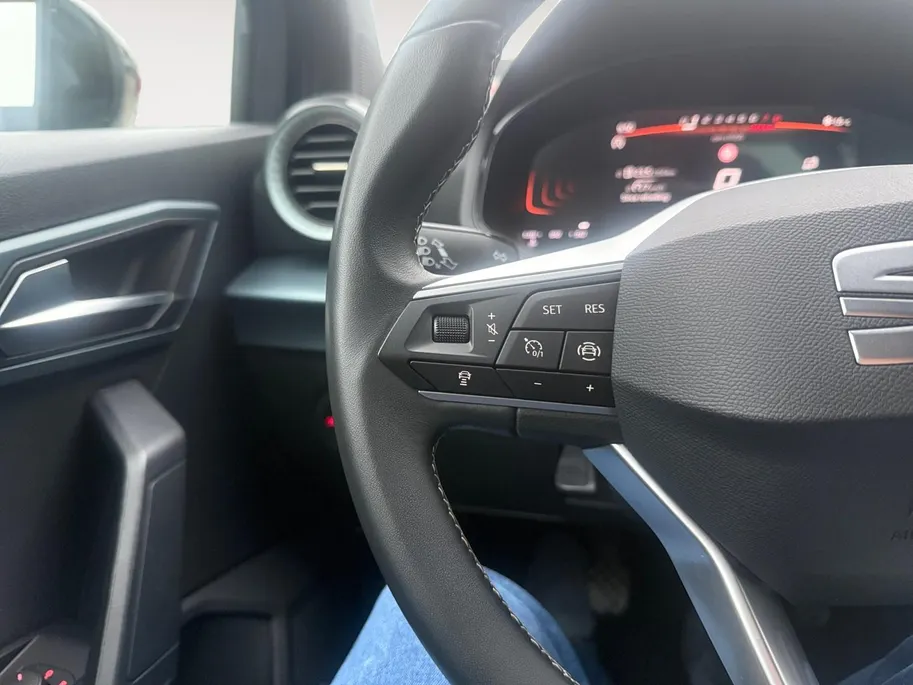SEAT Arona 1.0 EcoTSI Style Business Connect | Camera | Apple Carplay/Android Auto | Cruise Control | Keyless | Climate Control |