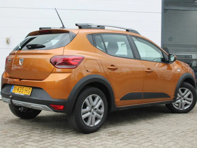 Dacia Sandero Stepway 1.0 TCe 100 PK Bi-Fuel Comfort | Trekhaak | ECC | Sensoren achter | 6 bak |