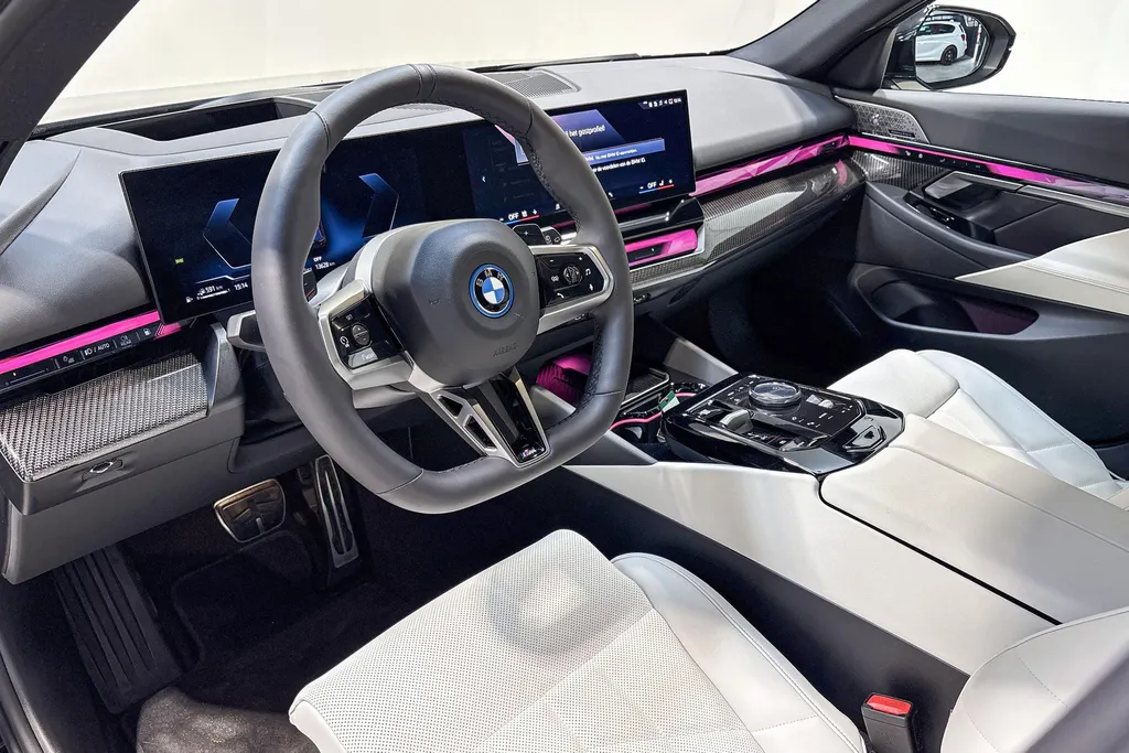 BMW 5 Serie Touring 550e xDrive