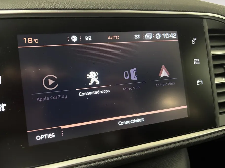Peugeot 308 1.2 PureTech Allure APPLE CARPLAY ANDROID AUTO CAMERA PARKEERSENSOREN 5 DEURS LM VELGEN PAS 17000KM VOLLEDIGE DEALER ONDERHOUDEN ALLES AANTOONBAAR