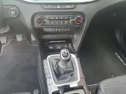 Kia Ceed 1.0T Design Edition | Stoel en stuurverwarming | Dodehoek detectie | Navigatie | Camera | Apple carplay / Android Auto | JBL sound system |