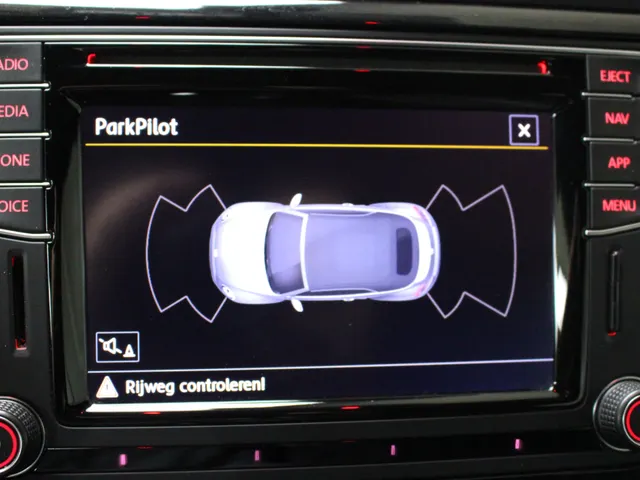 Volkswagen Beetle Cabriolet 1.2 TSI 105pk handgeschakeld | Navigatie | PDC | Stoelverw.