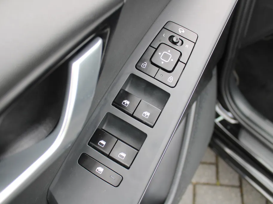 Kia Niro 1.6 GDi Hybrid DynamicLine | Camera | Cruise adapt. | Clima | 16' LM | Navi | Keyless |