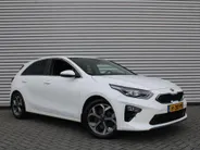 Kia Ceed 1.4 T-GDi DynamicPlusLine | 17 inch | Navi | Camera | Trekhaak | Stoel- Stuurverwarming |