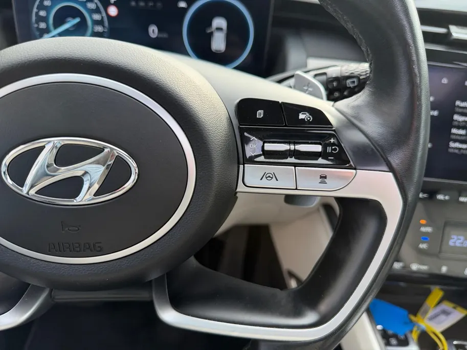 Hyundai Tucson 1.6 T-GDI PHEV Premium Sky 4WD | Zeer compleet | Open dak | Unieke bekleding | Trekhaak | 360 graden camera | Stoel koeling & verwarming |