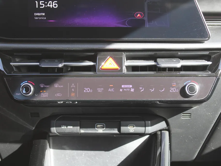 Kia Niro EV DynamicLine 64.8 kWh | Clima | Camera | Cruise adapt. | Carplay | Navi | 17' LM |