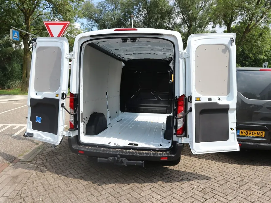Ford Transit 350 2.0 130pk L3H2 Trend | Trekhaak |