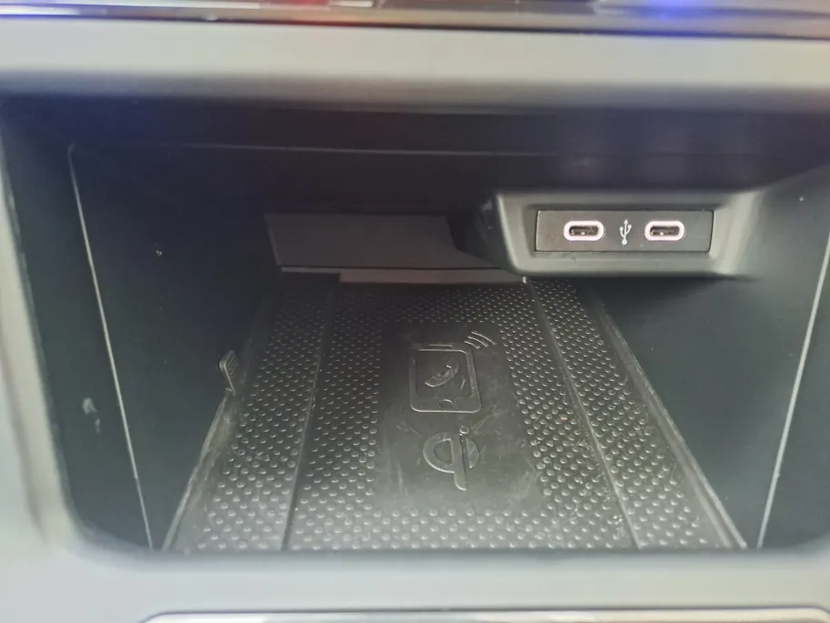Volkswagen Taigo 1.0 TSI Life | Automaat | Apple Carplay/Android Auto | Navi  | Cruise control adaptief | Camera | Voorstoelen verwarmd