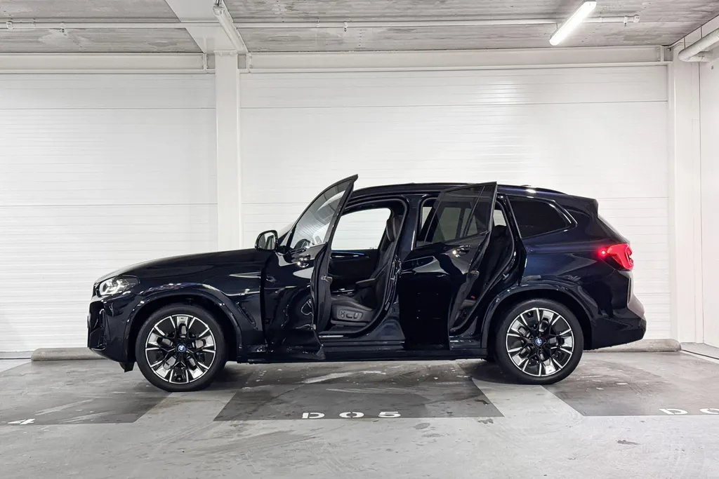 BMW iX3 High Executive