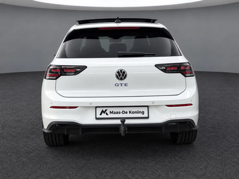 Volkswagen Golf 1.5 272pk DSG eHybrid GTE · Panoramadak · Leder · Trekhaak · Stoelventilatie · Camera · Elek. Voorstoel · Garantie t/m 21-09-2030 of 100.000km