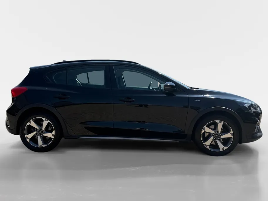 Ford Focus 1.0 EcoBoost Active Business | Parkeersensoren voor en achter | Navigatie | 17' lichtmetalen velgen | Apple carplay & Android auto | Keyless entry | Bovag garantie |