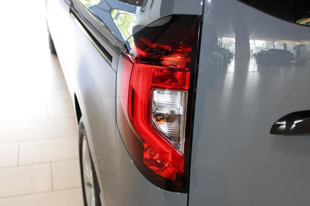 Nissan Townstar Evalia N-Connecta L2 45 kWh | €10.000,- registratie voordeel| 7-zitter| 5 jaar fabrieksgarantie | Apple carplay & Android auto | Zijschuifdeur | Stoelen uitneembaar | Multifunctioneel | Achteruitrijcamera | Cuise controle | Climate Controle | Bluetooth |