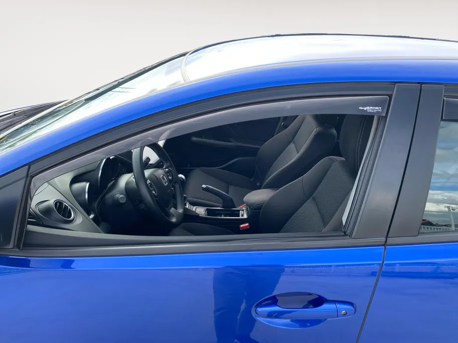 Honda Civic 1.8 Sport NL Auto | CarPlay | Stoelverwarming | Camera | Trekhaak | Etc.