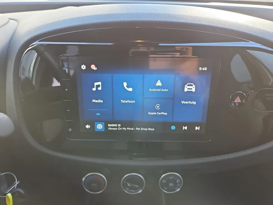 Toyota Aygo X 1.0 VVT-i MT Play | Zeer nette auto | Apple CarPlay & Android Auto | Camera | 100 % onderhouden | Fabrieksgarantie t/m 8-2034 |