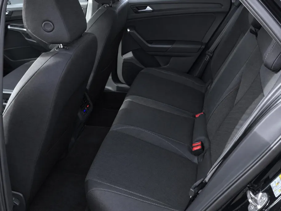 Volkswagen T-Roc 1.5eTSI/150PK R-Line · Navigatie · Camera + Parkeersensoren · Apple/Android Car Play · Garantie t/m 18-12-2027