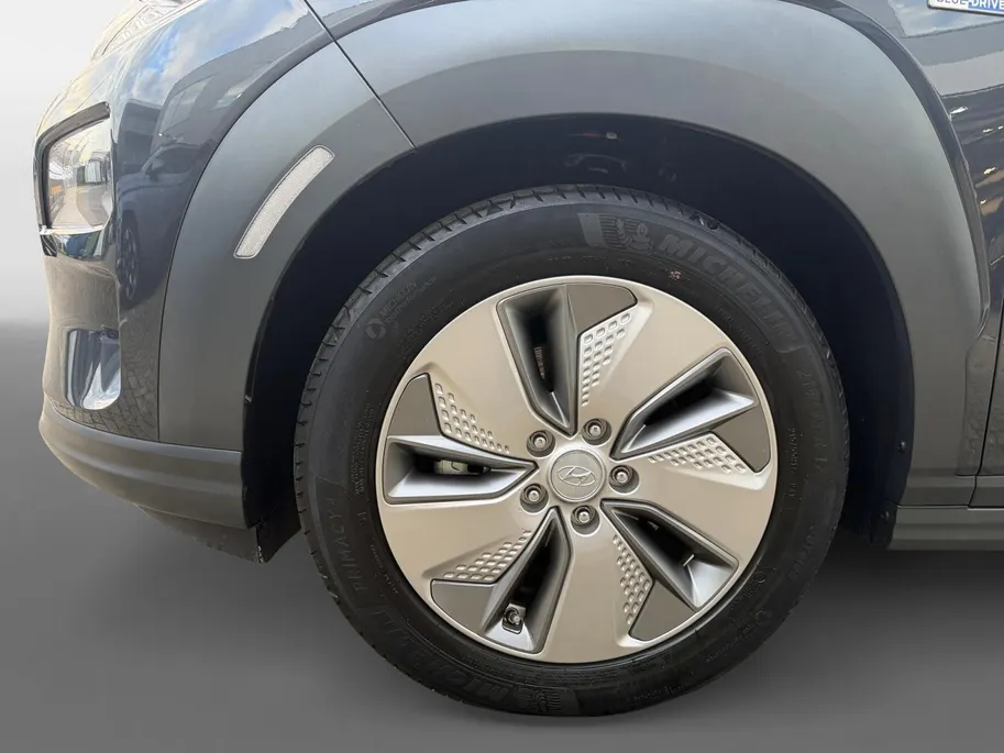 Hyundai Kona EV Fashion 64 kWh | Zeer nette auto | 97,6 % SOH | Navigatie | Head-up display | Achteruitrijcamera | Hoge zit |