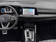Volkswagen Golf Variant 1.5eTSI/130PK R-Line · Navigatie · Apple/Android Car Play · Camera + Parkeersensoren · Stoelverwarming ·  Garantie t/m 12-01-2028 of 100.000km