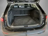 Volkswagen Passat Variant 1.5eTSI/150PK Elegance Business DSG · Trekhaak · Camera · Apple/Android Car Play · Navigatie · Dodehoeksensoren · Massage · Stoelverwarming ·