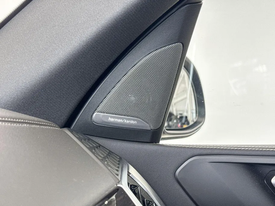 BMW X5 xDrive50e Launch Edition Innovation Pack