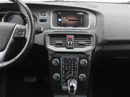 Volvo V40 Cross Country 1.5 T3 Dynamic Edition | Trekhaak | 17' LM | Panoramadak | Leer | PDC v+a | Camera | Stoel-/voorruitverwarming | HK audio |