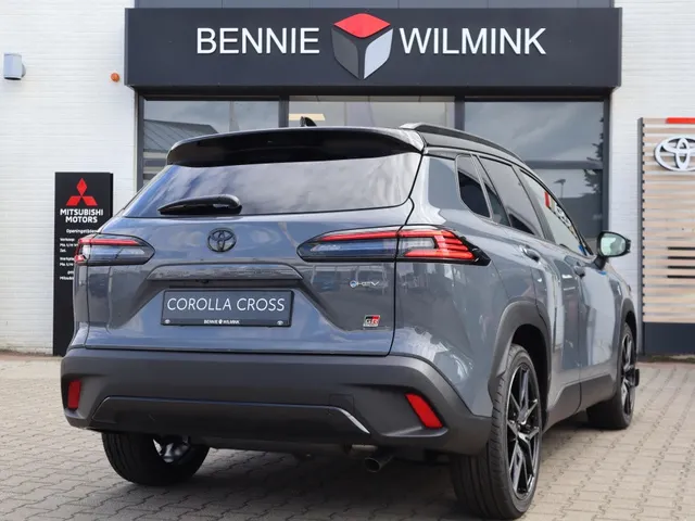 Toyota Corolla Cross Hybrid 180 GR Sport | Stoel/Stuur Verwarming | Blindspot