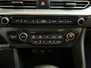 Kia Niro 1.6 GDi Hybrid DynamicLine | Apple Carplay / Android Auto | Navigatiesysteem | Licht + Regensensor | Parkeersensoren + Camera Achter | Climate Control | Cruise Control Adaptief | Rijstrooksensor + Correctie