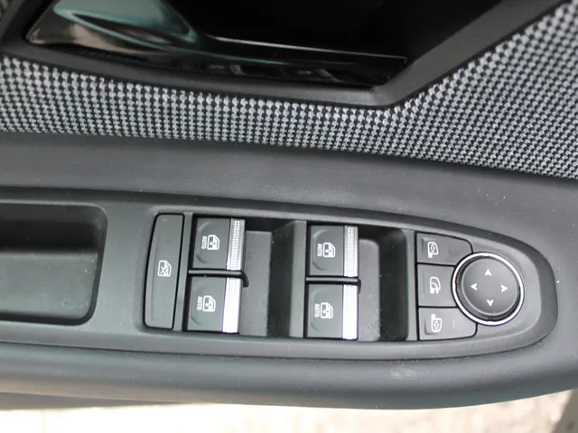 Renault 4 Comfort Range Iconic 52 kWh | Pack advance dr. assist | Harman Kardon geluid | elektr.. bed. achterklep |