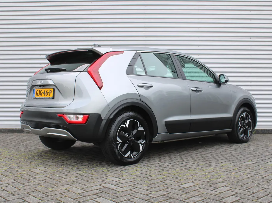 Kia Niro EV Light Edition 64.8 kWh | Airco | Cruise | Navi | Camera | PDC | 17' LM | All season banden | 17% bijtelling |